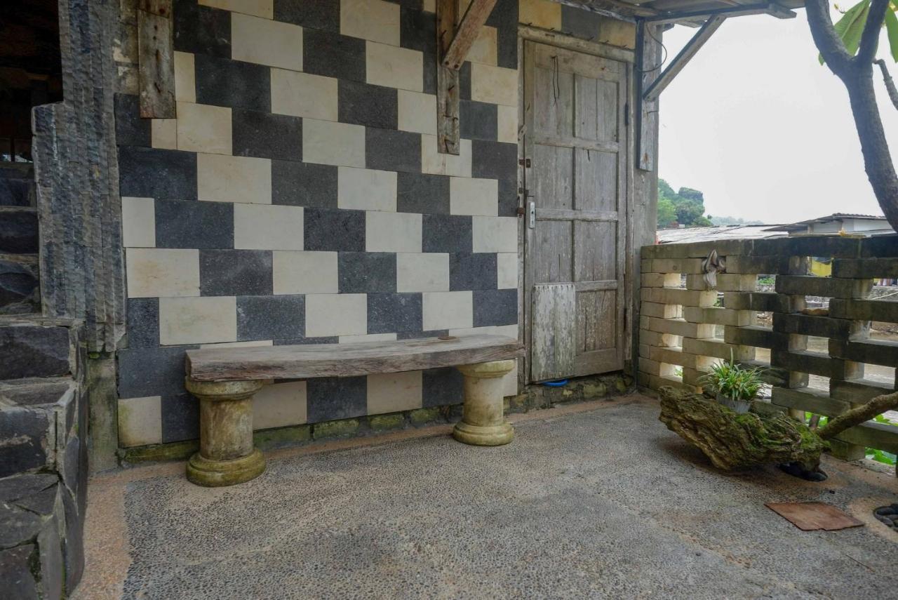 Hotel Kampoeng Drini Redpartner Brono Exterior photo